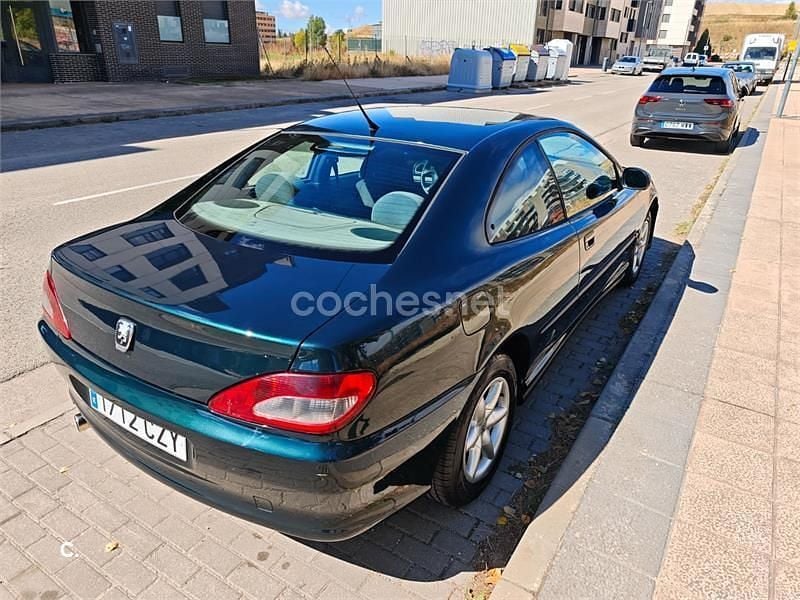 Usado Peugeot 406 Coupe 135 CV (99 kW) 1998 Verde Coupe