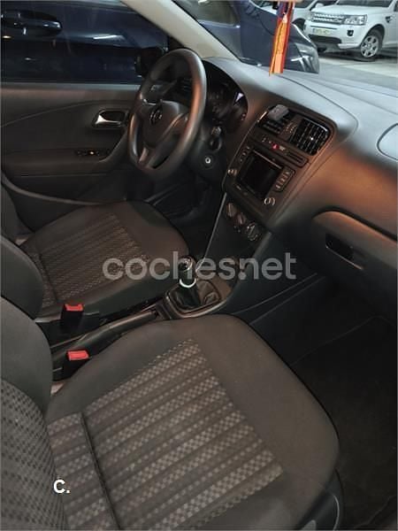 Usado VW Polo Edition 75 CV (55 kW) 2017 Negro Berlina