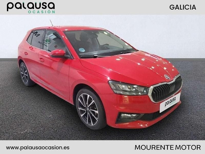 Usado Skoda Fabia Selection 95 CV (69 kW) 2024 Rojo Utilitario