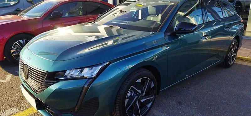 Usado Peugeot 308 SW Allure 131 CV (96 kW) 2023 Bleu avatar Familiar