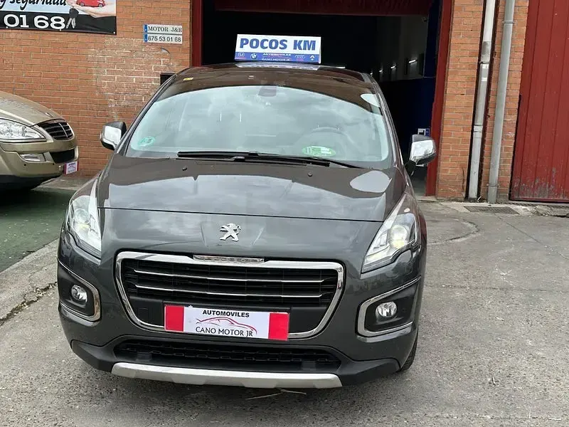Usado Peugeot 3008 Allure 156 CV (114 kW) 2014 Gris / plata Familiar