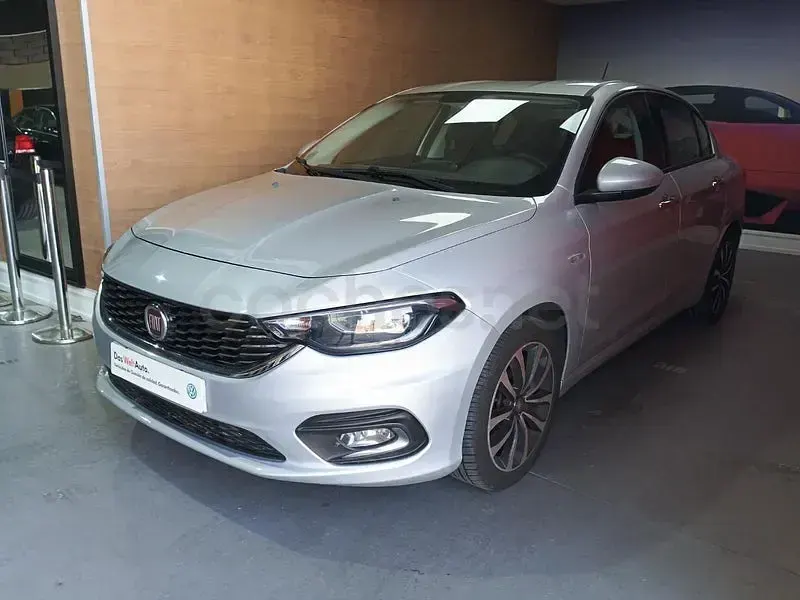 Usado Fiat Tipo Pop 95 CV (69 kW) 2020 Gris / plata Berlina