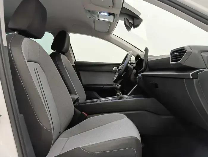 Usado Seat Leon Style 116 CV (85 kW) 2025 Blanco