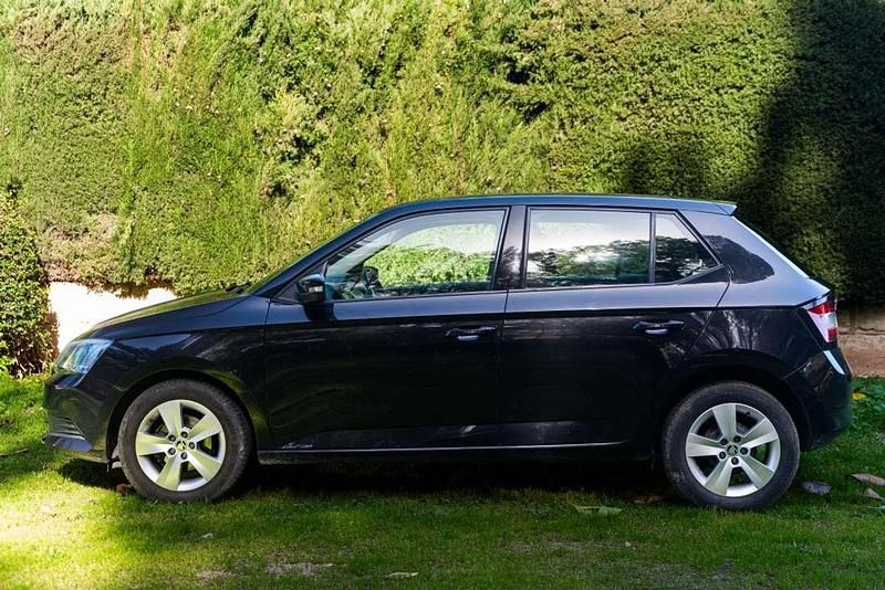 Usado Skoda Fabia Ambition 75 CV (55 kW) 2018 Negro Utilitario