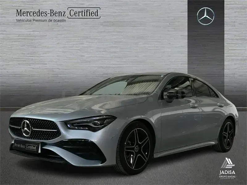 Usado Mercedes CLA200 163 CV (119 kW) 2025 Blanco Berlina