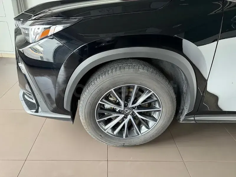 Usado Lexus NX350h Executive Line 242 CV (177 kW) 2025 Negro SUV