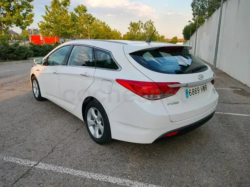 Usado Hyundai i40 115 CV (84 kW) 2014 Blanco Familiar
