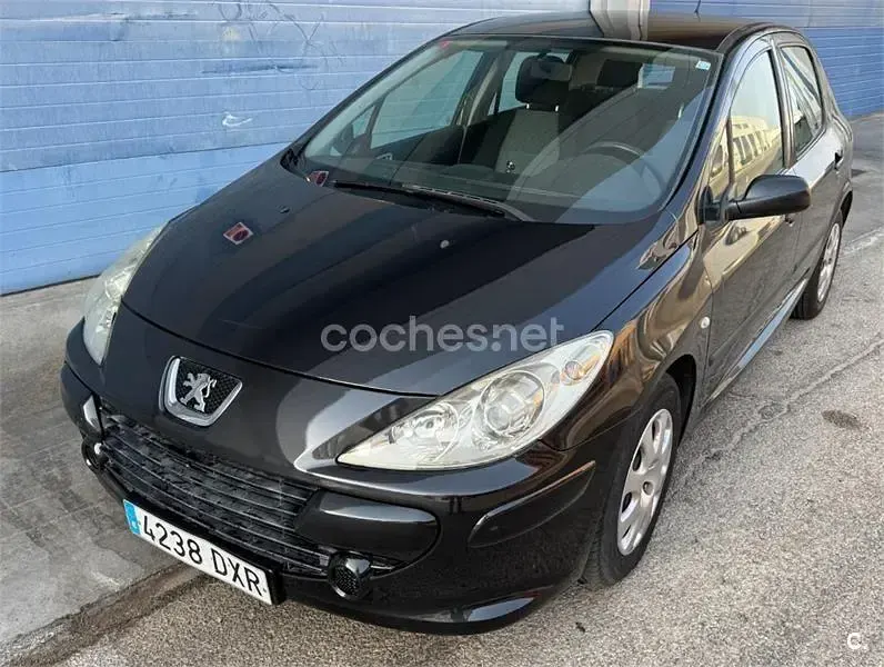 Usado Peugeot 307 110 CV (80 kW) 2006 Negro Berlina