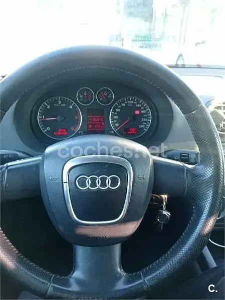 Usado Audi A3 Sportback Ambiente 140 CV (102 kW) 2006 Negro Utilitario