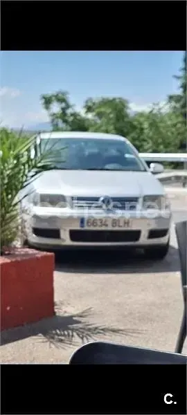 Usado VW Polo Highline 75 CV (55 kW) 2001 Gris / plata Berlina