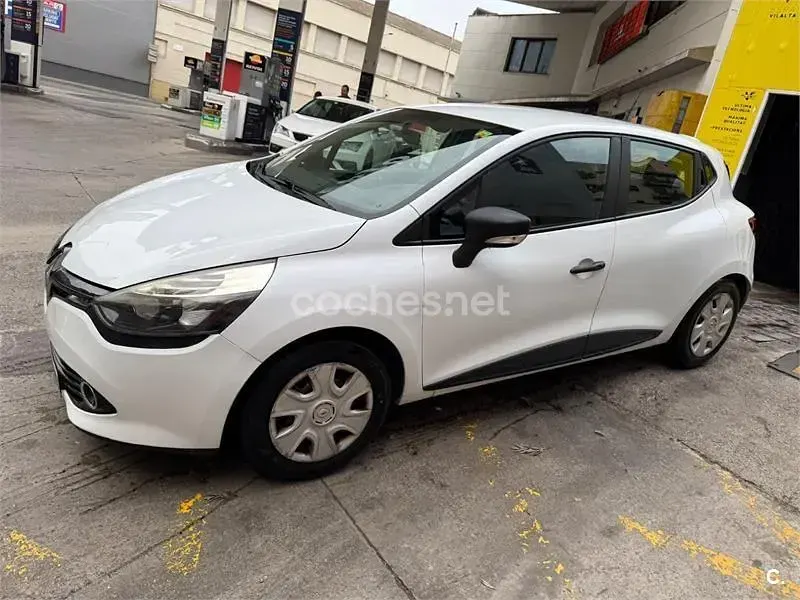 Usado Renault Clio IV Authentique 75 CV (55 kW) 2015 Blanco Berlina