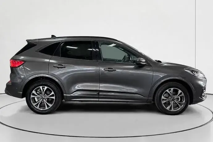 Usado Ford Kuga ST-Line 225 HP (165 kW) 2023 SUV