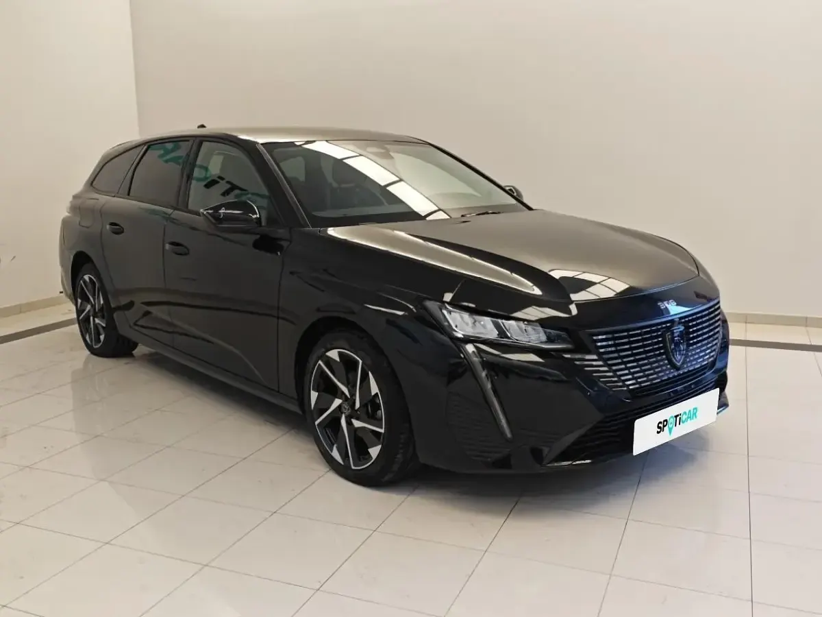 Begagnad Peugeot 308 SW Allure 131 HK (96 kW) 2024 Svart Kombi