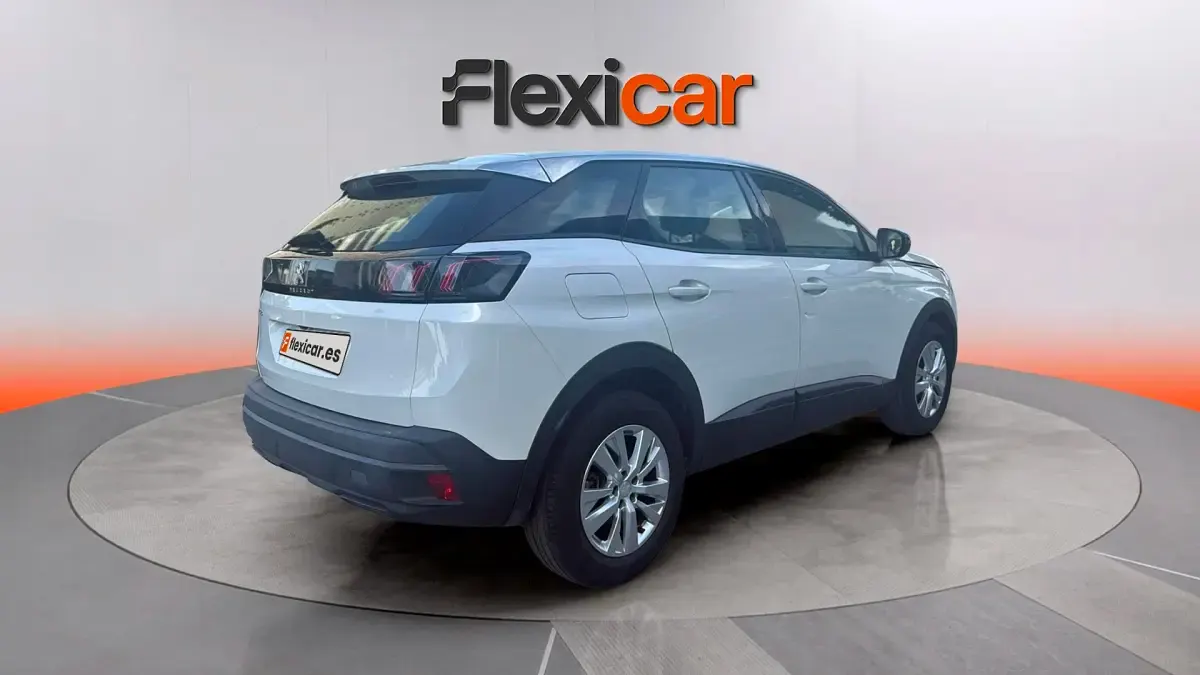 Usado Peugeot 3008 Active 131 CV (96 kW) 2022 Verde SUV