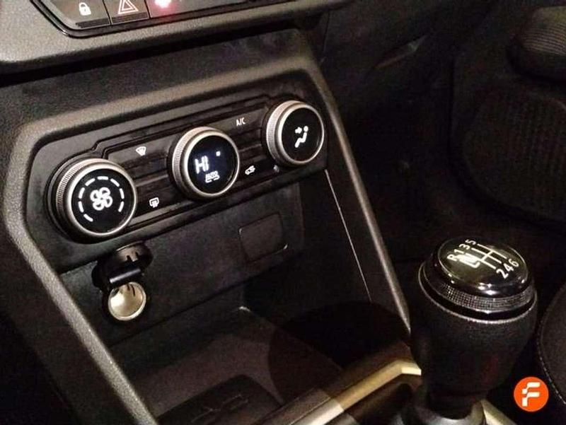 Usado Dacia Sandero Expression 91 CV (66 kW) 2024 Blanco Utilitario