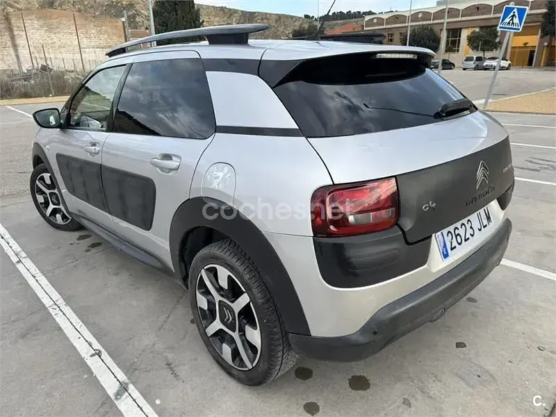 Usado Citroën C4 Shine Edition 100 CV (73 kW) 2016 Gris / plata Berlina