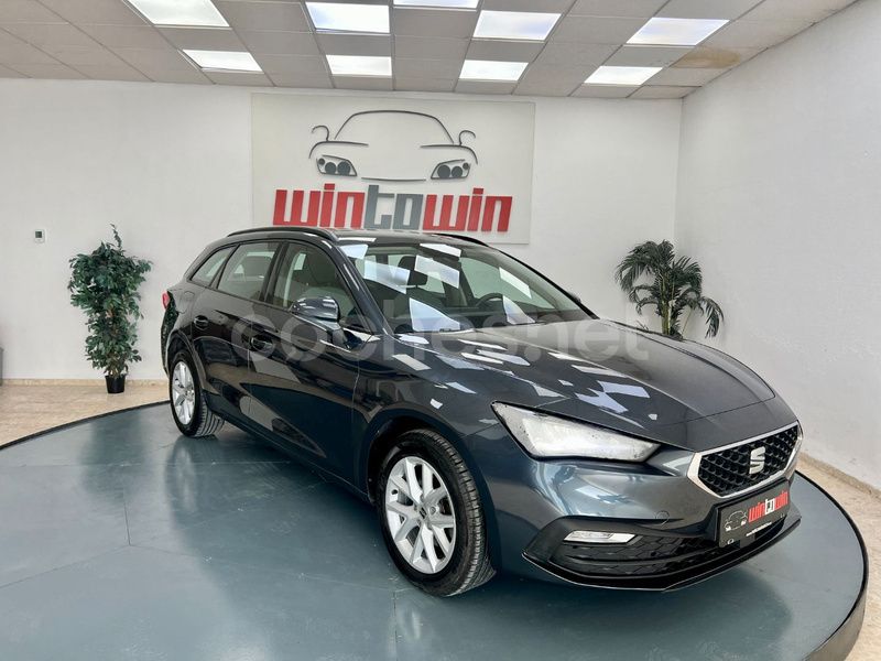 Gris / plata Usado 2022 Seat Leon XCELLENCE Familiar | 17.900 € (Precio justo) - Imagen 1/4