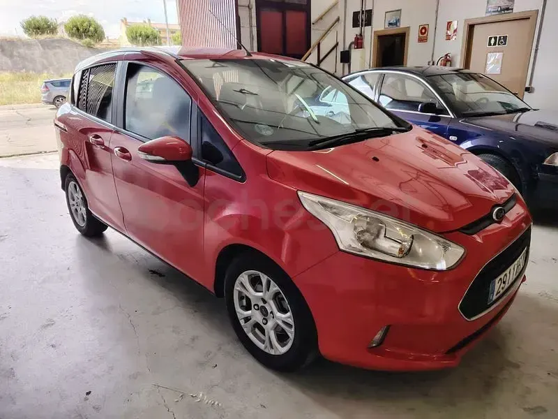 Usado Ford B-MAX Trend 100 CV (73 kW) 2013 Rojo Monovolumen