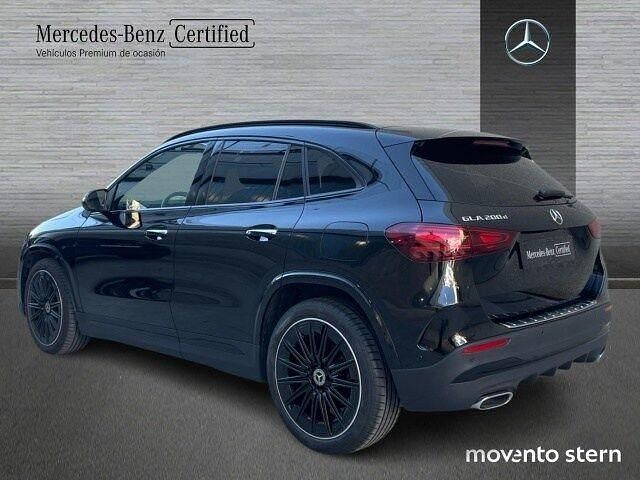 Usado Mercedes GLA200 AMG line 150 CV (110 kW) 2025 Negro cosmos SUV