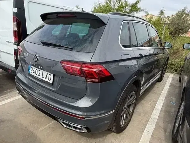 Usado VW Tiguan R-line 150 HP (110 kW) 2022 Cinzento SUV