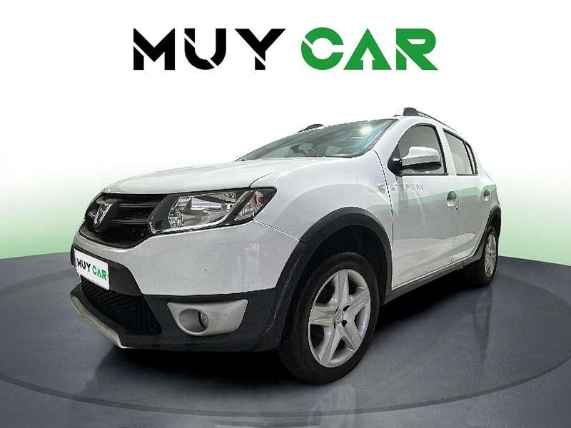 Usado Dacia Sandero Stepway 90 CV (66 kW) 2016 Blanco Utilitario