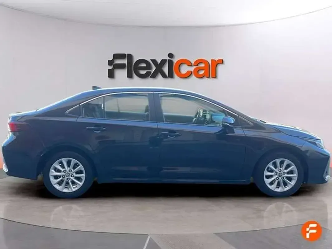 Begagnad Toyota Corolla Active 125 HK (91 kW) 2023 Svart Sedan