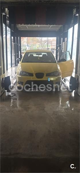 Usado Seat Ibiza FR 130 CV (95 kW) 2003 Amarillo Utilitario