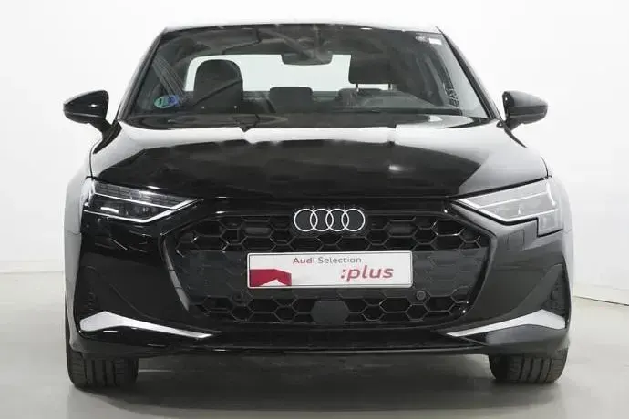 Usado Audi A3 Advanced 116 CV (85 kW) 2025 Negro Berlina