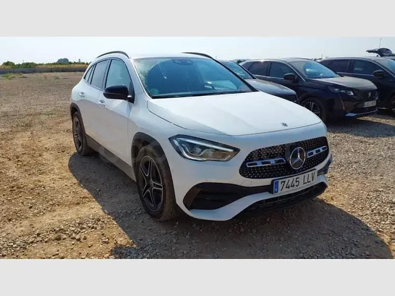 Usado Mercedes GLA200 150 CV (110 kW) 2020 Blanco SUV