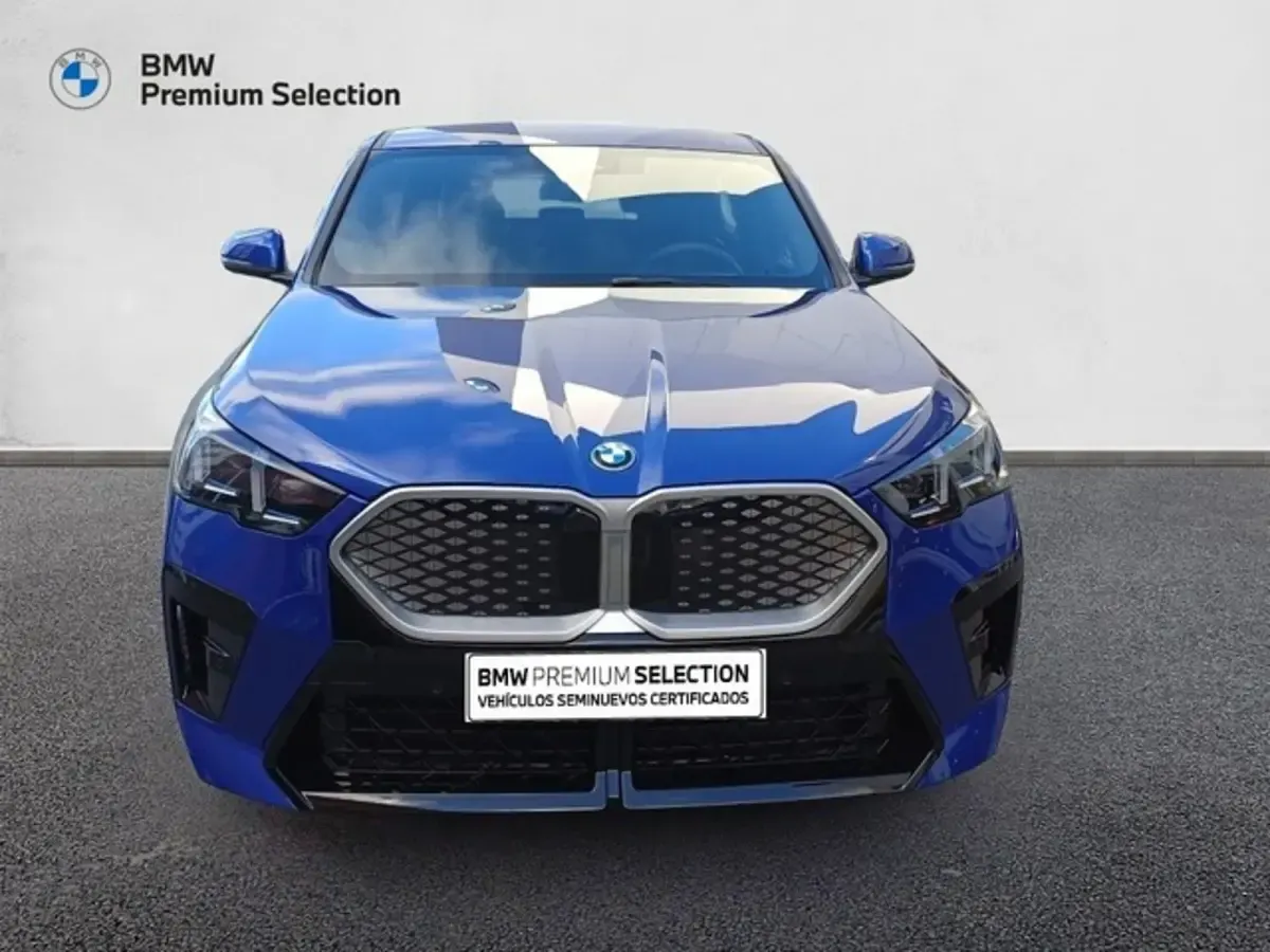 Usado BMW iX2 Comfort Edition 150 kW (204 CV) 2026 Azul SUV