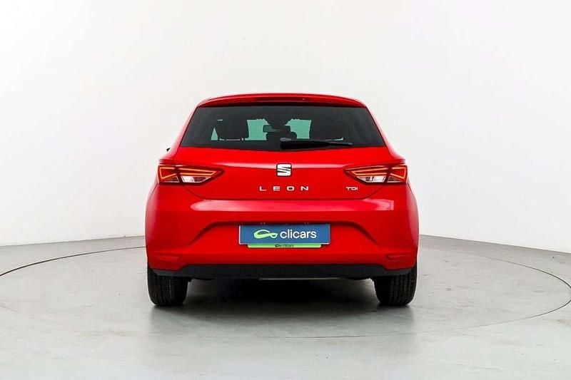 Usado Seat Leon Style 105 CV (77 kW) 2014 Rojo Utilitario