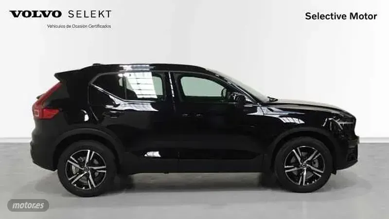 Nuevo Volvo XC40 Plus 2026 Negro SUV