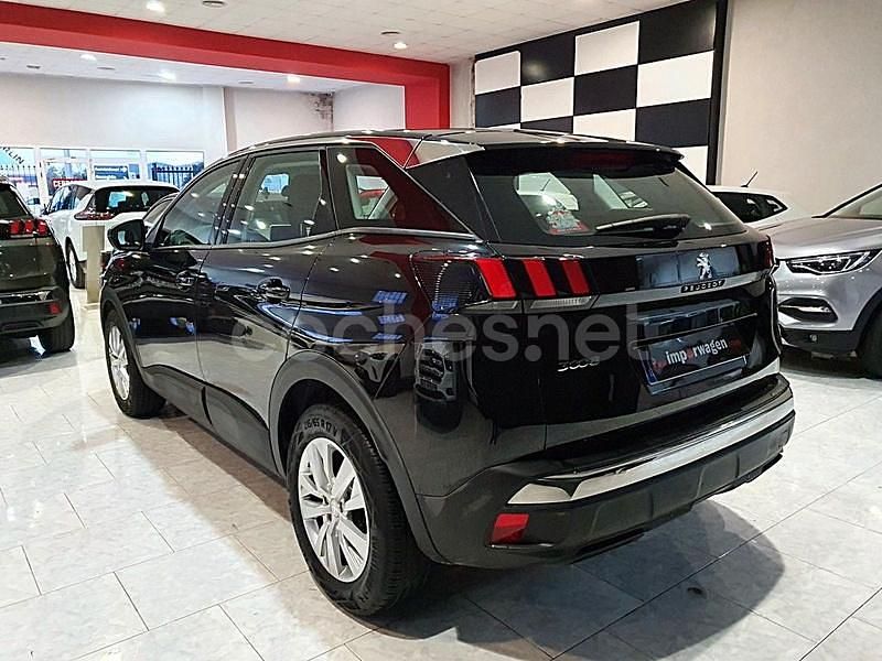 Usado Peugeot 3008 Active 120 CV (88 kW) 2017 Negro SUV