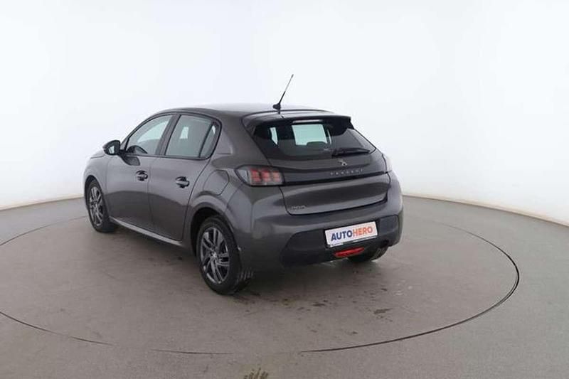 Usado Peugeot 208 Active 102 CV (75 kW) 2021 Gris Utilitario
