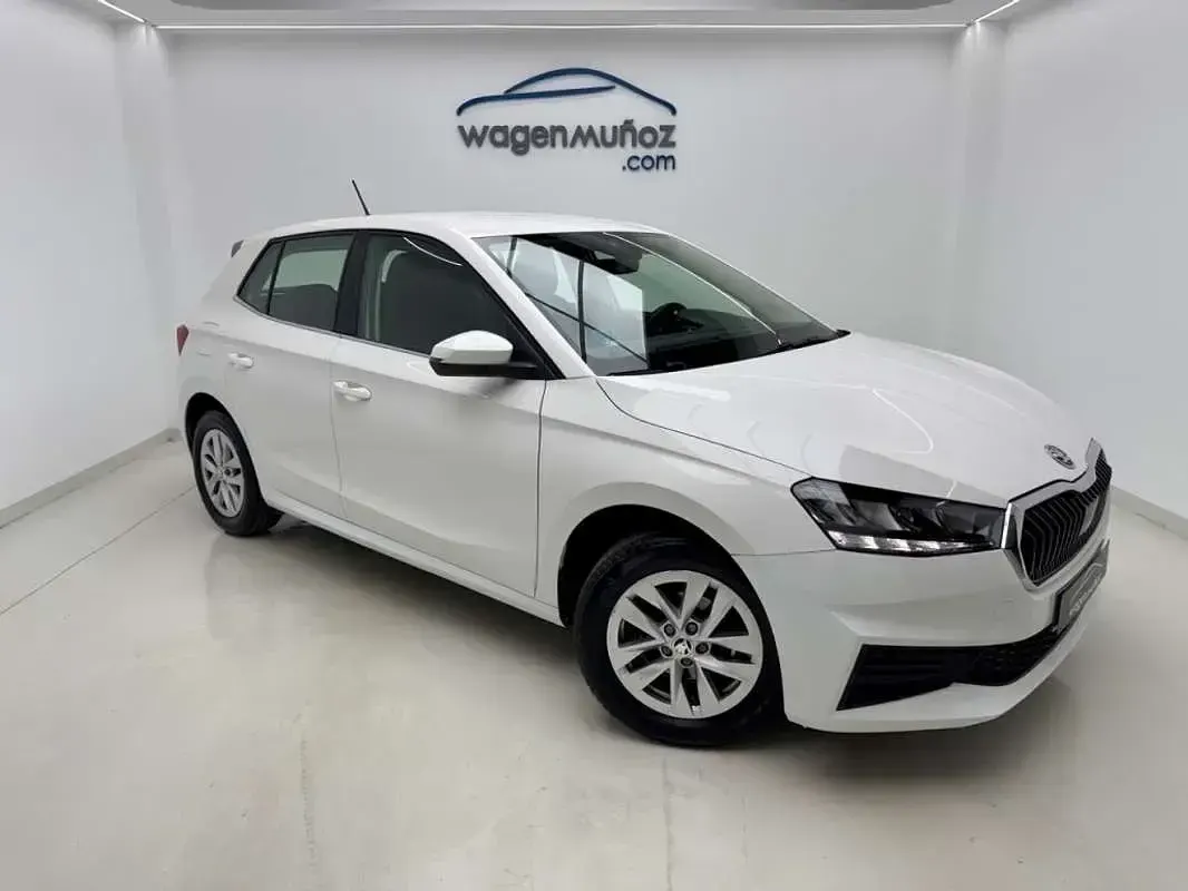 Usado Skoda Fabia Ambition 95 CV (69 kW) 2022 Blanco Utilitario
