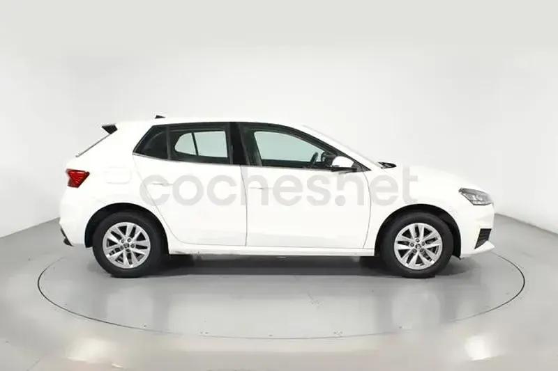 Usado Skoda Fabia Ambition 95 CV (69 kW) 2023 Blanco Utilitario