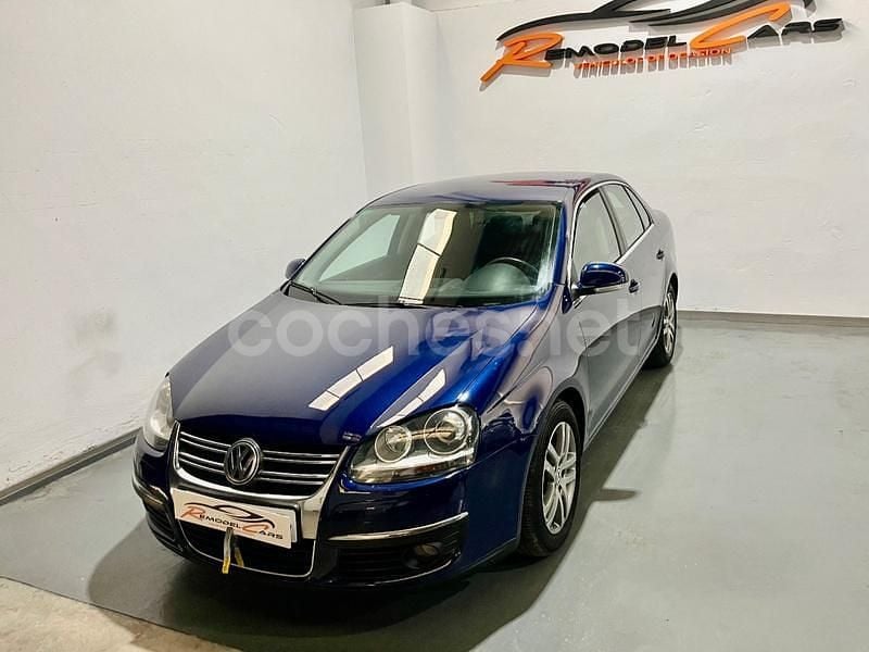 Azul Usado 2010 VW Jetta Highline Berlina | 6650 € (Caro) - Imagen 1/4