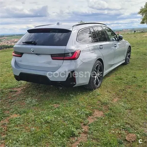 Usado BMW 320 Comfort Edition 190 CV (139 kW) 2023 Gris / plata Familiar