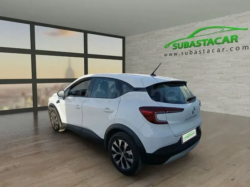 Usado Renault Captur Intens 100 CV (73 kW) 2022 Blanco SUV