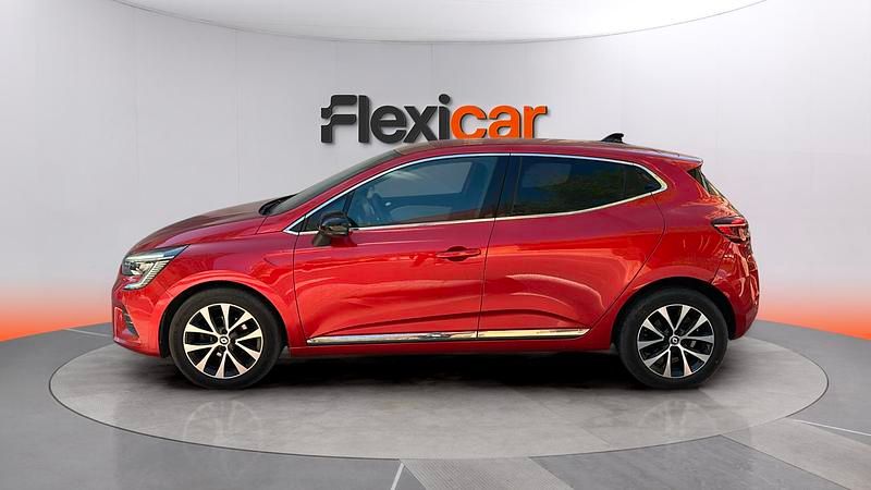 Begagnad Renault Clio V Techno 90 HK (66 kW) 2023 Röd Sedan