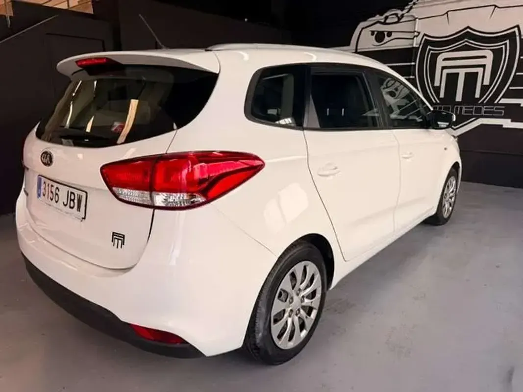 Usado Kia Carens 135 CV (99 kW) 2014 Blanco Monovolumen