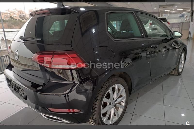 Usado VW Golf VII Advance 150 CV (110 kW) 2017 Azul Berlina