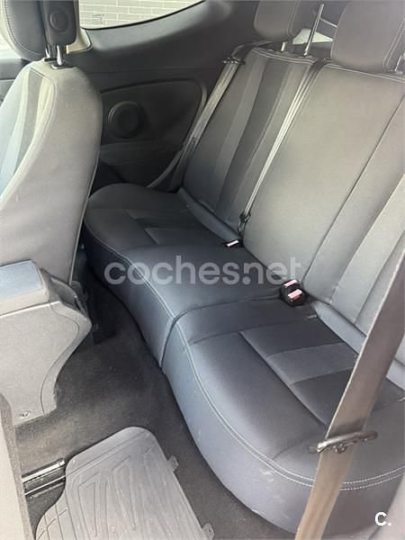 Usado Renault Mégane Dynamique 130 CV (95 kW) 2010 Granate Berlina