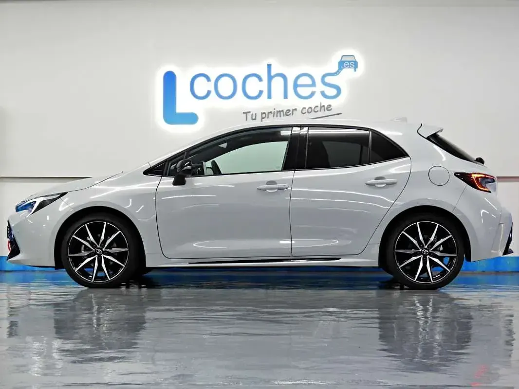 Usado Toyota Corolla Sport 140 CV (102 kW) 2025 Gris Utilitario