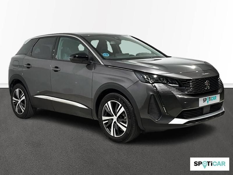 Usado Peugeot 3008 Allure 130 CV (95 kW) 2024 Gris SUV