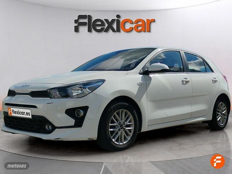 Usado Kia Rio 101 CV (74 kW) 2022 Blanco Berlina