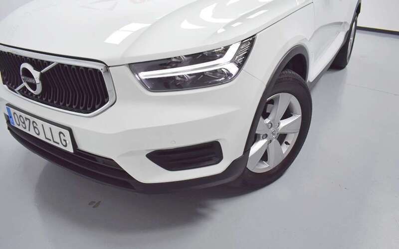 Usado Volvo XC40 Momentum 150 CV (110 kW) 2020 Blanco SUV