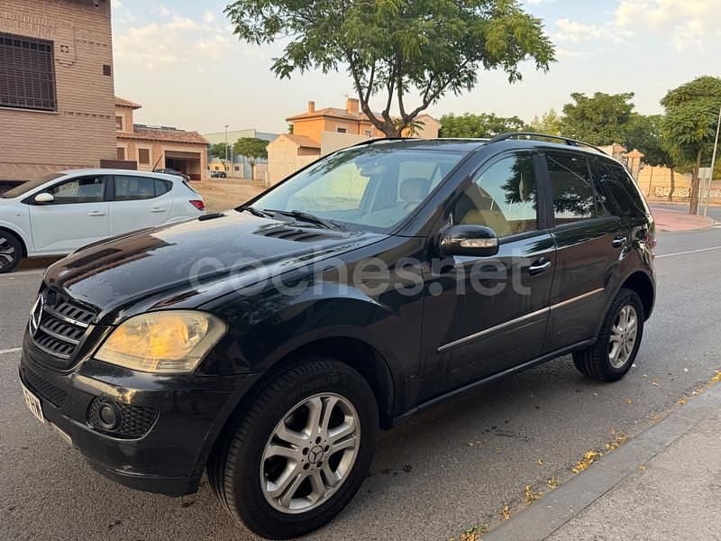 Usado Mercedes ML350 272 CV (200 kW) 2006 Negro SUV