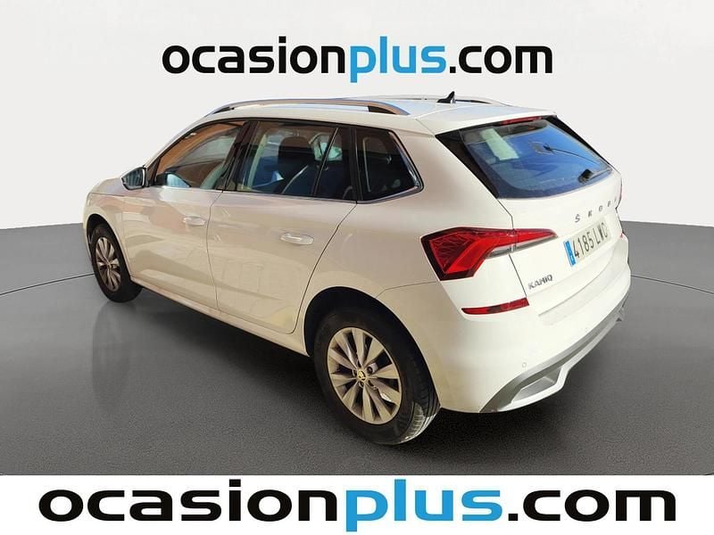 Usado Skoda Kamiq Ambition 110 CV (80 kW) 2022 Blanco SUV