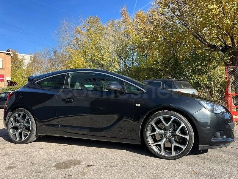 Usado Opel Astra GTC OPC 280 CV (205 kW) 2011 Negro Berlina